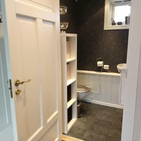 Semesterbostad Huset Pa Hauen Volda